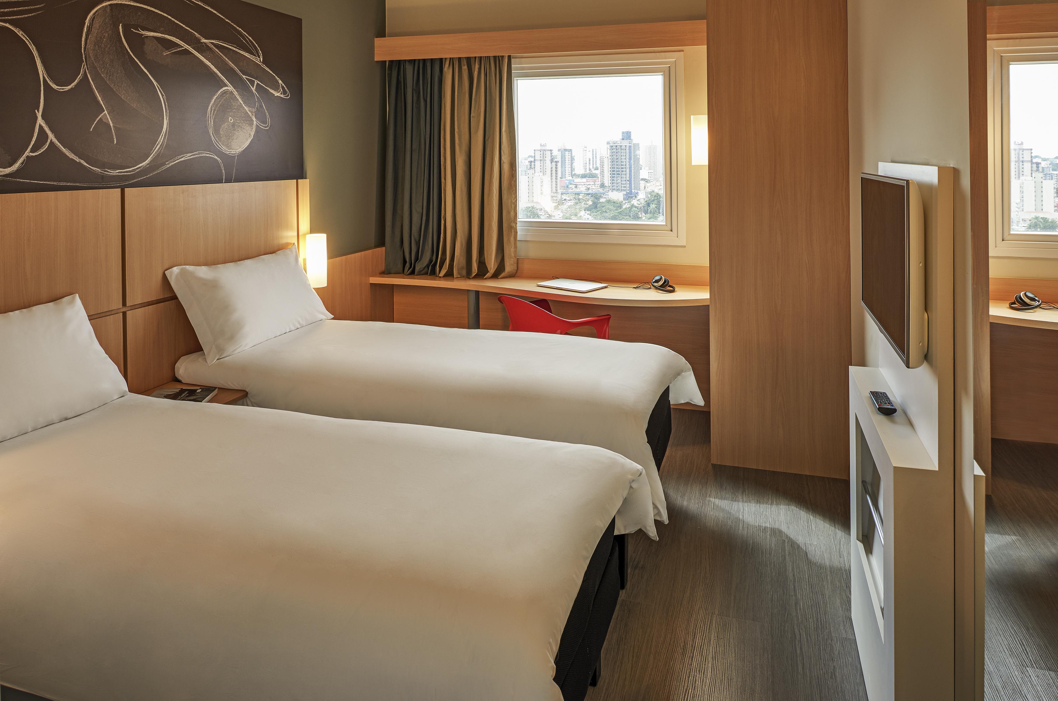 Ibis Paris Montmartre Sacre-Coeur Hotel Bagian luar foto