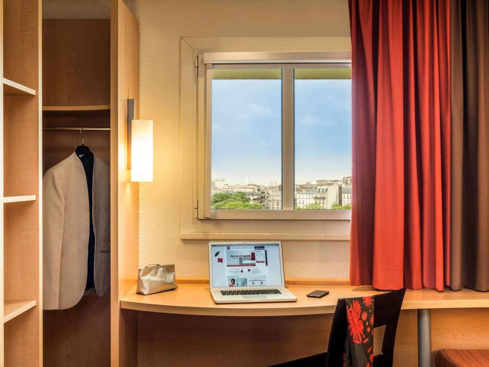 Ibis Paris Montmartre Sacre-Coeur Hotel Bagian luar foto