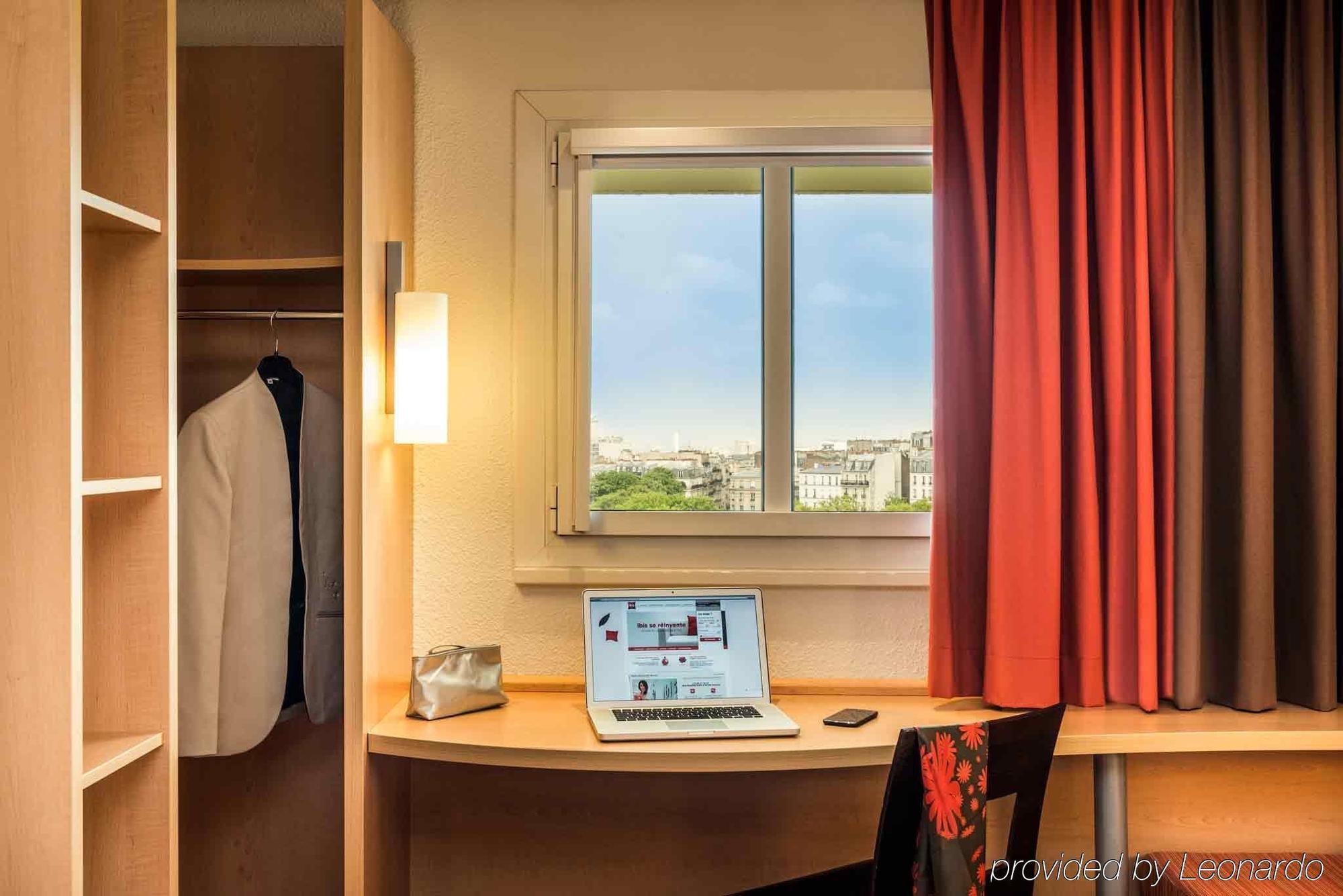 Ibis Paris Montmartre Sacre-Coeur Hotel Bagian luar foto